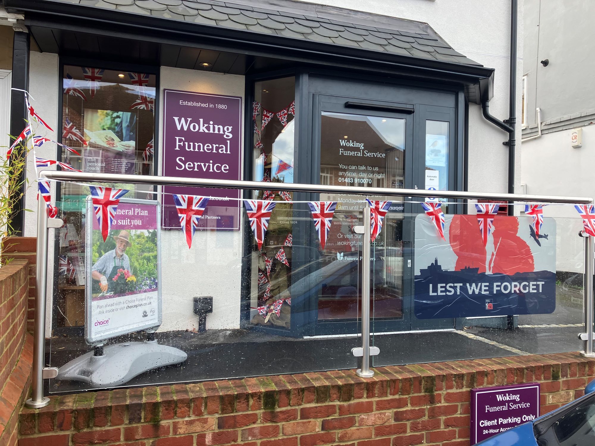 Remembrance window display